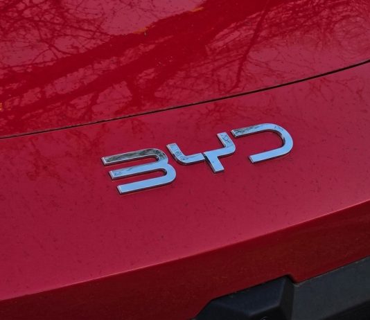 BYD je objavio rat blogerima i pobijedio: Influencer mora platiti 260,000 eura odštete