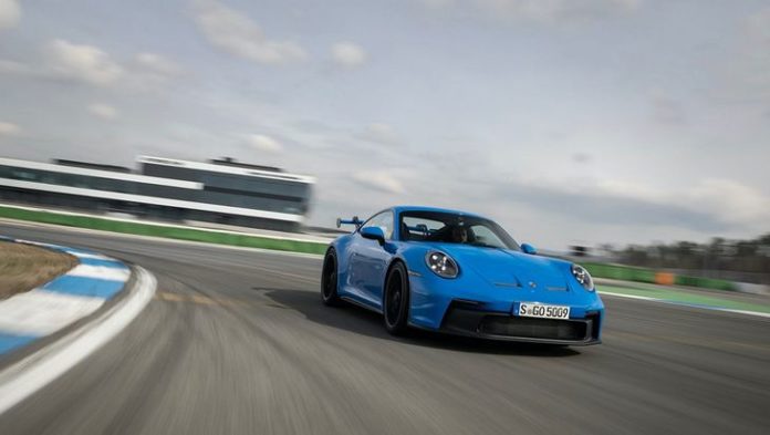 2022-porsche-911-gt3-3